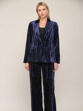 Load image into Gallery viewer, Crinkle Velvet Blazer [Moonlight Blue-FJ9740]
