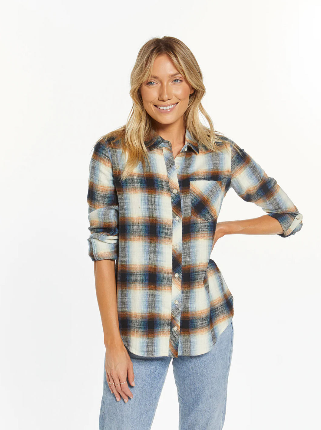 Just as versatile as it is vintage-inspired, this forever essential shirt is the perfect piece to take any look to the next level.  Button front closure Single front pocket Shirt tail hem  Measurements for a size small:  Length: 27 1/4